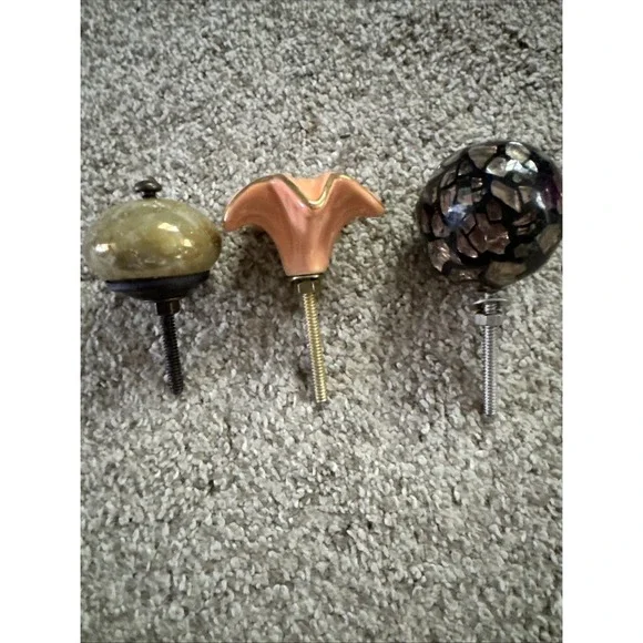 Lot of 3 Assorted Antique-Style Door Pulls/Knobs - Picture 5 of 11